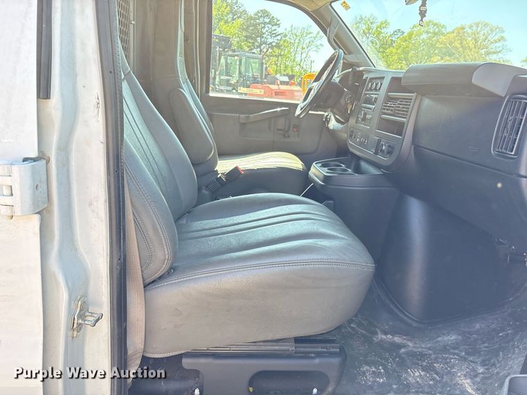 image for item OB9623 2019 Chevrolet Express 2500 van