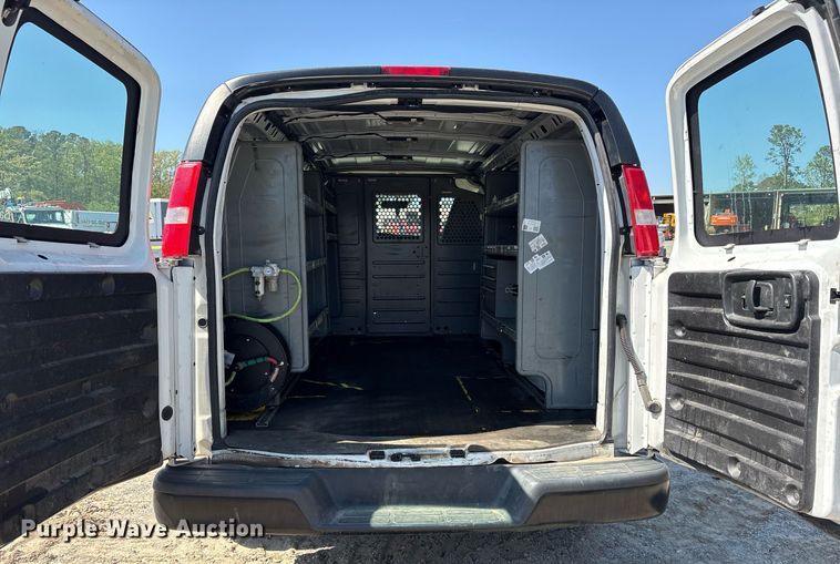image for item OB9623 2019 Chevrolet Express 2500 van