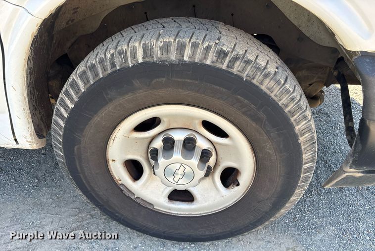 image for item OB9623 2019 Chevrolet Express 2500 van