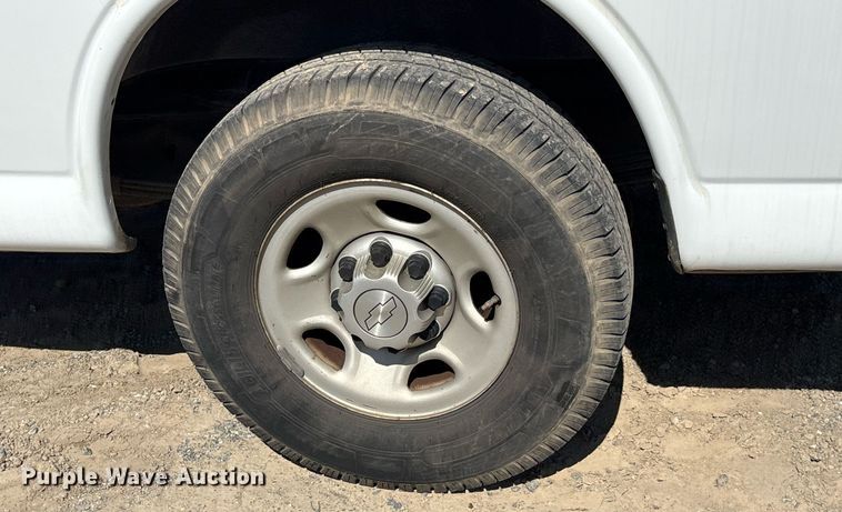 image for item OB9623 2019 Chevrolet Express 2500 van