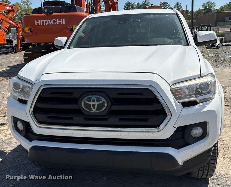 image for item OB9624 2018 Toyota Tacoma Double Cab pickup truck