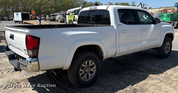 image for item OB9624 2018 Toyota Tacoma Double Cab pickup truck