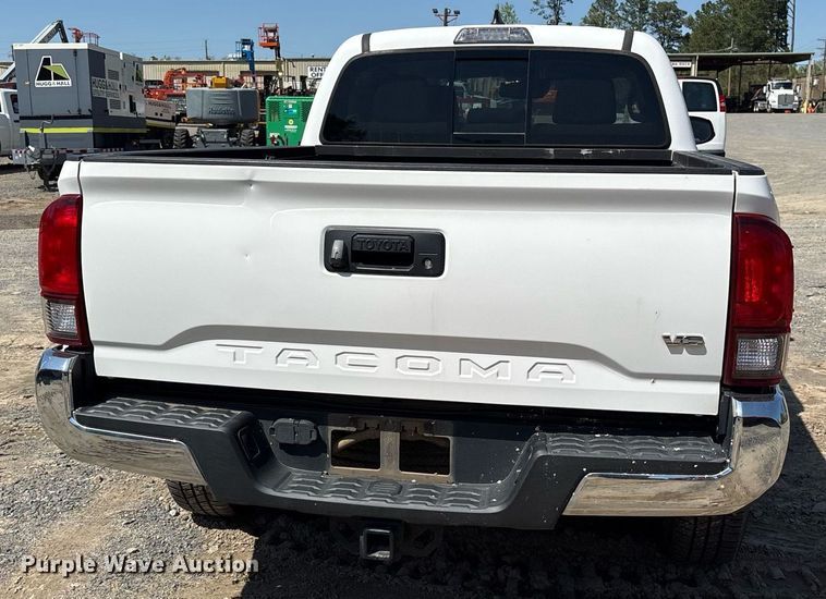 image for item OB9624 2018 Toyota Tacoma Double Cab pickup truck