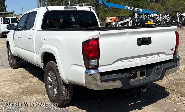 image for item OB9624 2018 Toyota Tacoma Double Cab pickup truck