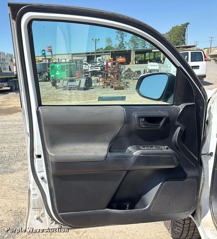 image for item OB9624 2018 Toyota Tacoma Double Cab pickup truck