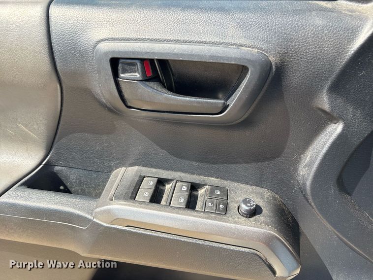 image for item OB9624 2018 Toyota Tacoma Double Cab pickup truck