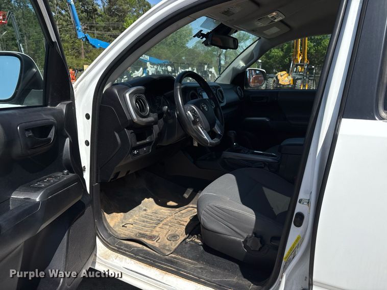 image for item OB9624 2018 Toyota Tacoma Double Cab pickup truck