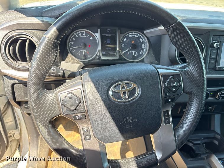 image for item OB9624 2018 Toyota Tacoma Double Cab pickup truck