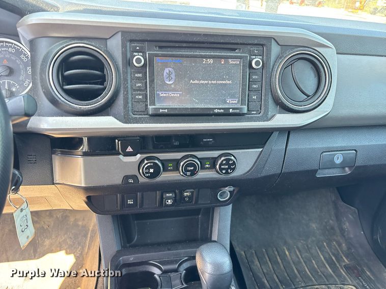 image for item OB9624 2018 Toyota Tacoma Double Cab pickup truck