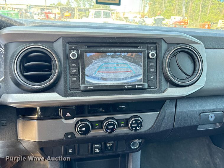 image for item OB9624 2018 Toyota Tacoma Double Cab pickup truck