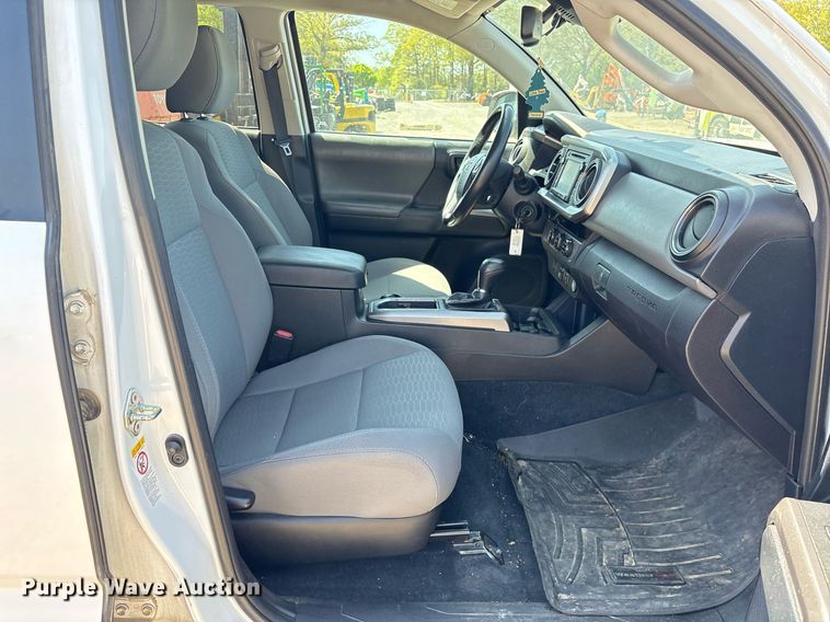 image for item OB9624 2018 Toyota Tacoma Double Cab pickup truck