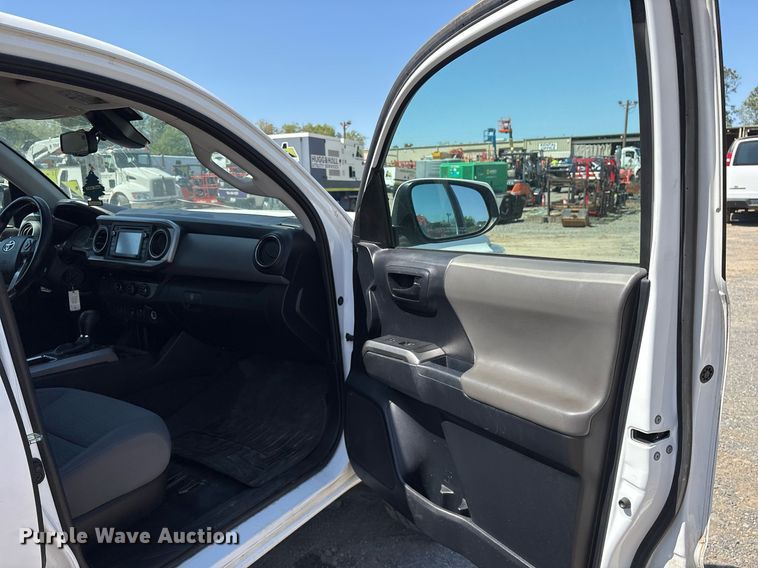 image for item OB9624 2018 Toyota Tacoma Double Cab pickup truck