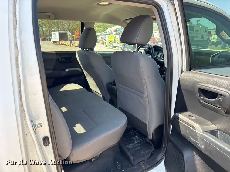 image for item OB9624 2018 Toyota Tacoma Double Cab pickup truck