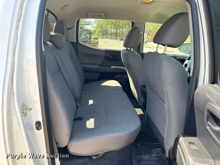 image for item OB9624 2018 Toyota Tacoma Double Cab pickup truck