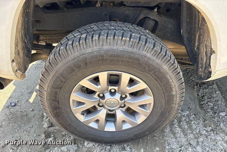 image for item OB9624 2018 Toyota Tacoma Double Cab pickup truck