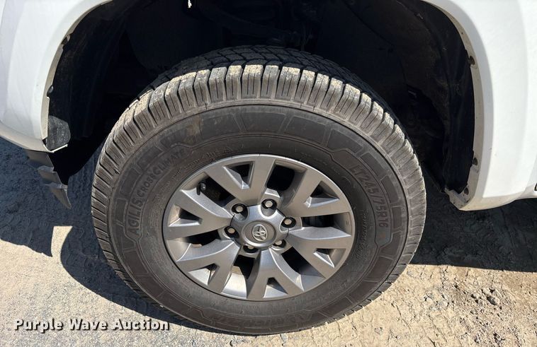 image for item OB9624 2018 Toyota Tacoma Double Cab pickup truck