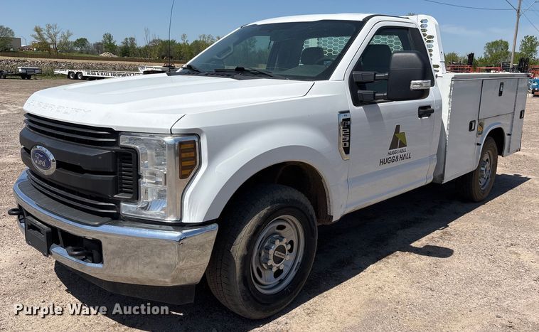 image for item OB9632 2019 Ford F250 Super Duty XL utility bed pickup truck