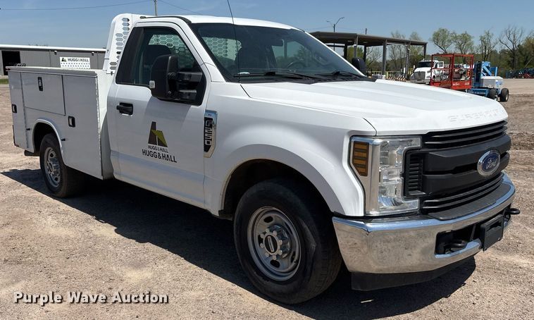 image for item OB9632 2019 Ford F250 Super Duty XL utility bed pickup truck