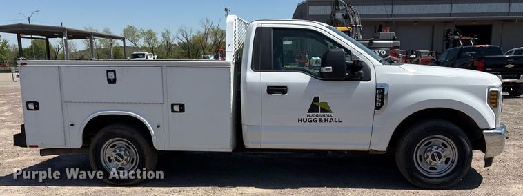 image for item OB9632 2019 Ford F250 Super Duty XL utility bed pickup truck