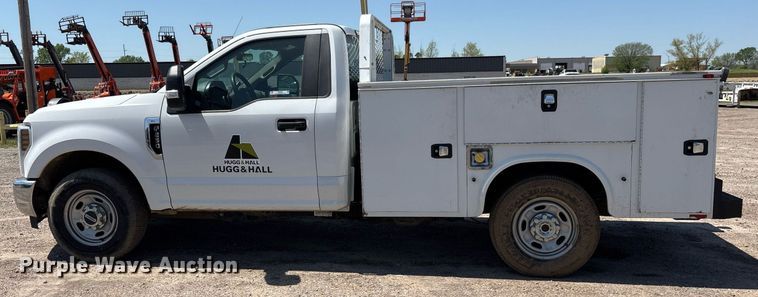 image for item OB9632 2019 Ford F250 Super Duty XL utility bed pickup truck