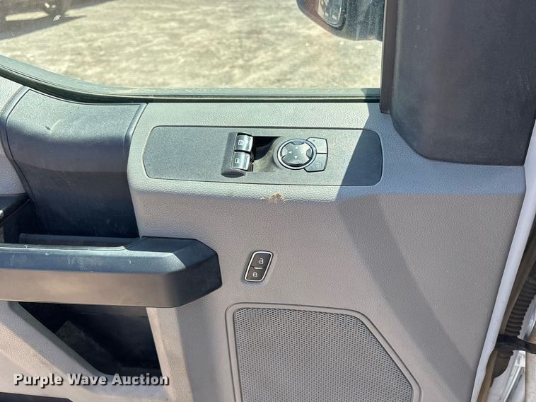 image for item OB9632 2019 Ford F250 Super Duty XL utility bed pickup truck