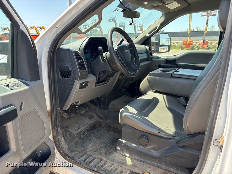 image for item OB9632 2019 Ford F250 Super Duty XL utility bed pickup truck