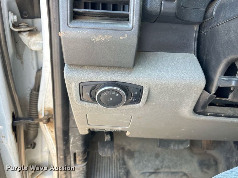 image for item OB9632 2019 Ford F250 Super Duty XL utility bed pickup truck