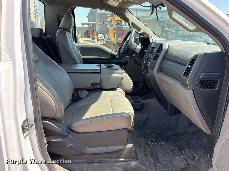 image for item OB9632 2019 Ford F250 Super Duty XL utility bed pickup truck