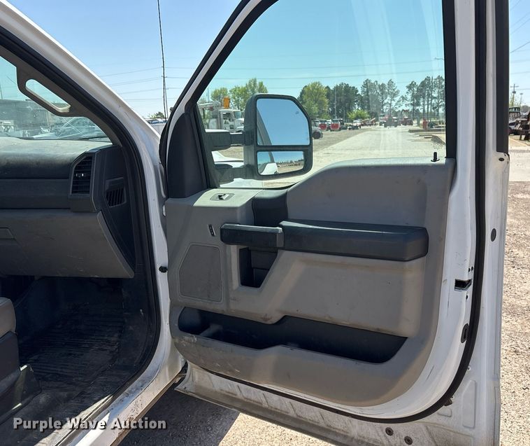 image for item OB9632 2019 Ford F250 Super Duty XL utility bed pickup truck