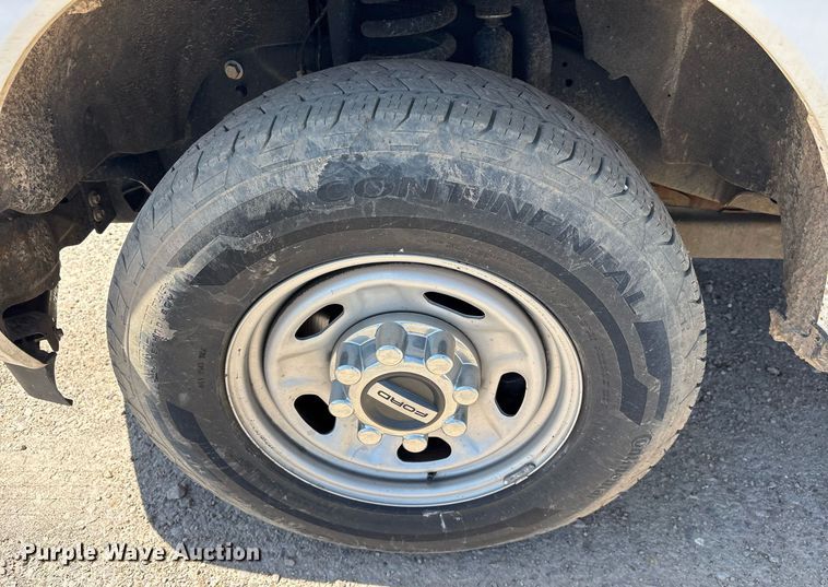 image for item OB9632 2019 Ford F250 Super Duty XL utility bed pickup truck