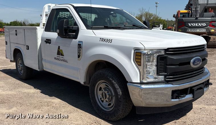 image for item OB9633 2019 Ford F250 Super Duty XL utility bed pickup truck