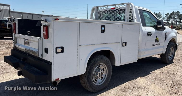 image for item OB9633 2019 Ford F250 Super Duty XL utility bed pickup truck