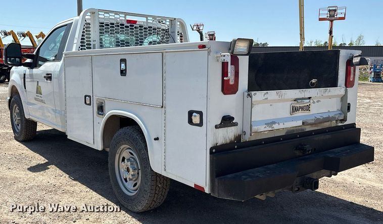 image for item OB9633 2019 Ford F250 Super Duty XL utility bed pickup truck