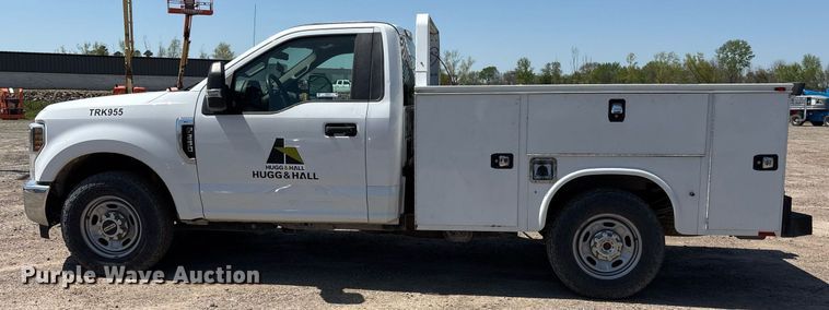 image for item OB9633 2019 Ford F250 Super Duty XL utility bed pickup truck