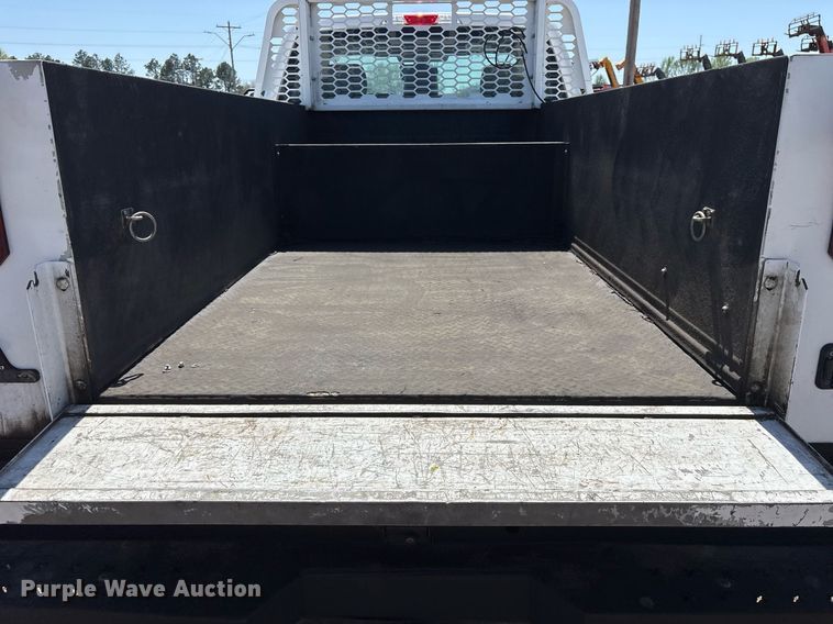 image for item OB9633 2019 Ford F250 Super Duty XL utility bed pickup truck