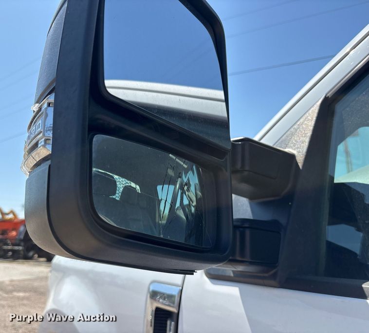 image for item OB9633 2019 Ford F250 Super Duty XL utility bed pickup truck