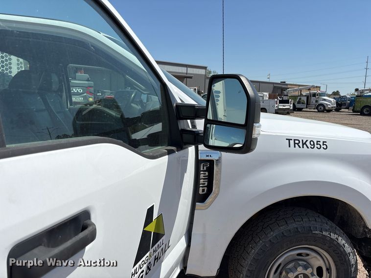 image for item OB9633 2019 Ford F250 Super Duty XL utility bed pickup truck