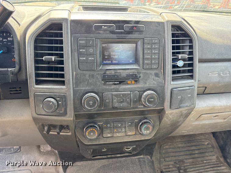 image for item OB9633 2019 Ford F250 Super Duty XL utility bed pickup truck