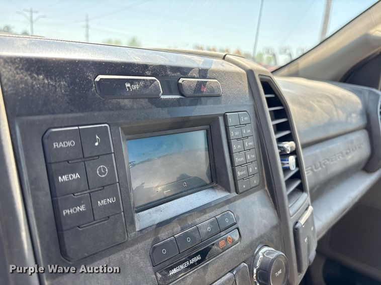 image for item OB9633 2019 Ford F250 Super Duty XL utility bed pickup truck