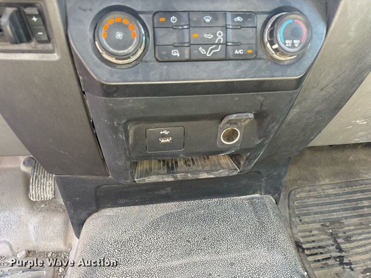 image for item OB9633 2019 Ford F250 Super Duty XL utility bed pickup truck