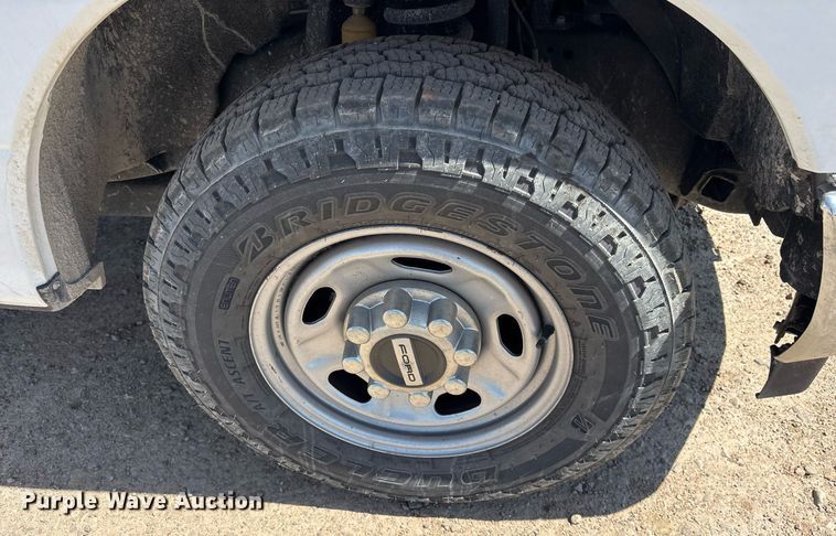 image for item OB9633 2019 Ford F250 Super Duty XL utility bed pickup truck