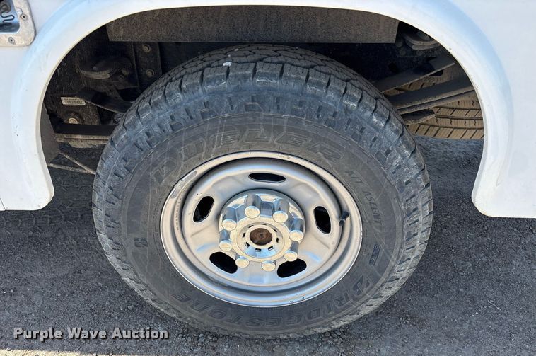 image for item OB9633 2019 Ford F250 Super Duty XL utility bed pickup truck