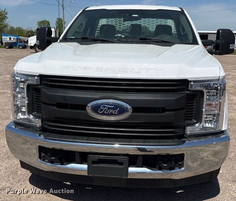 image for item OB9634 2019 Ford F350 SuperDuty XL utility bed pickup truck