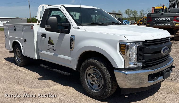 image for item OB9634 2019 Ford F350 SuperDuty XL utility bed pickup truck