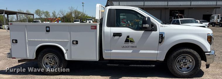 image for item OB9634 2019 Ford F350 SuperDuty XL utility bed pickup truck