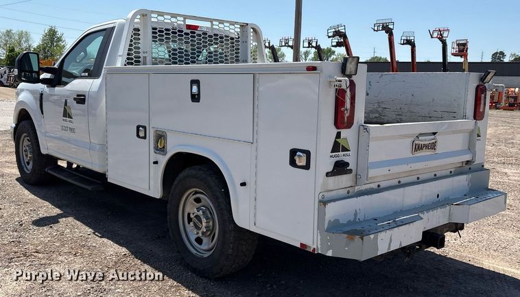 image for item OB9634 2019 Ford F350 SuperDuty XL utility bed pickup truck