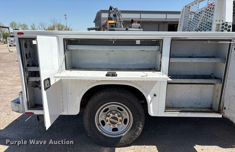 image for item OB9634 2019 Ford F350 SuperDuty XL utility bed pickup truck