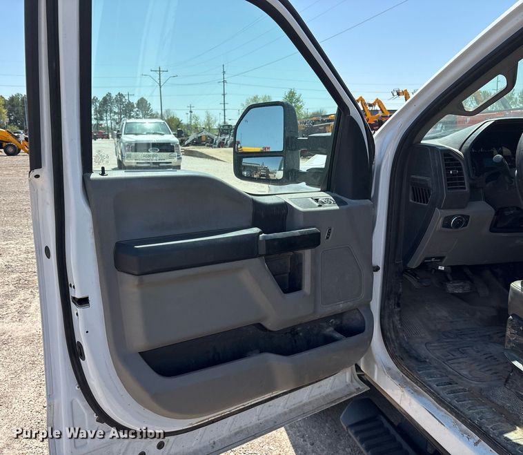 image for item OB9634 2019 Ford F350 SuperDuty XL utility bed pickup truck