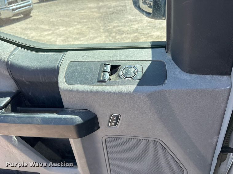 image for item OB9634 2019 Ford F350 SuperDuty XL utility bed pickup truck