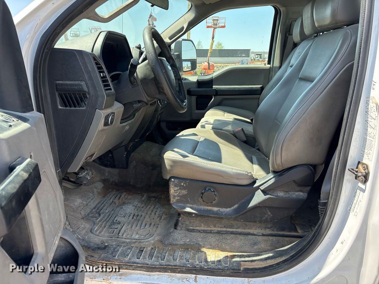 image for item OB9634 2019 Ford F350 SuperDuty XL utility bed pickup truck